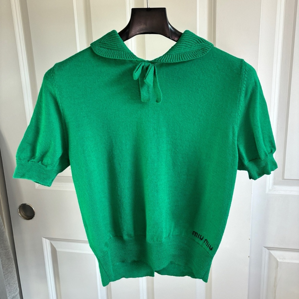 miu miu short sleeves sweater
Size. 0
Used in good condition
